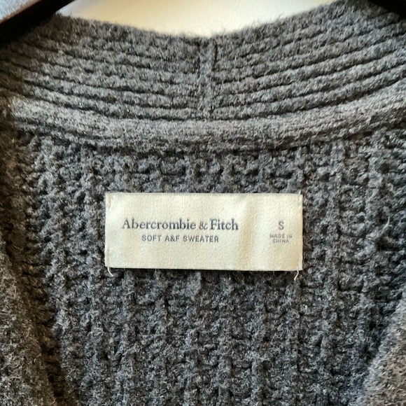 Abercrombie & Fitch Men’s Cable Stitch Cardigan - Picture 3 of 4